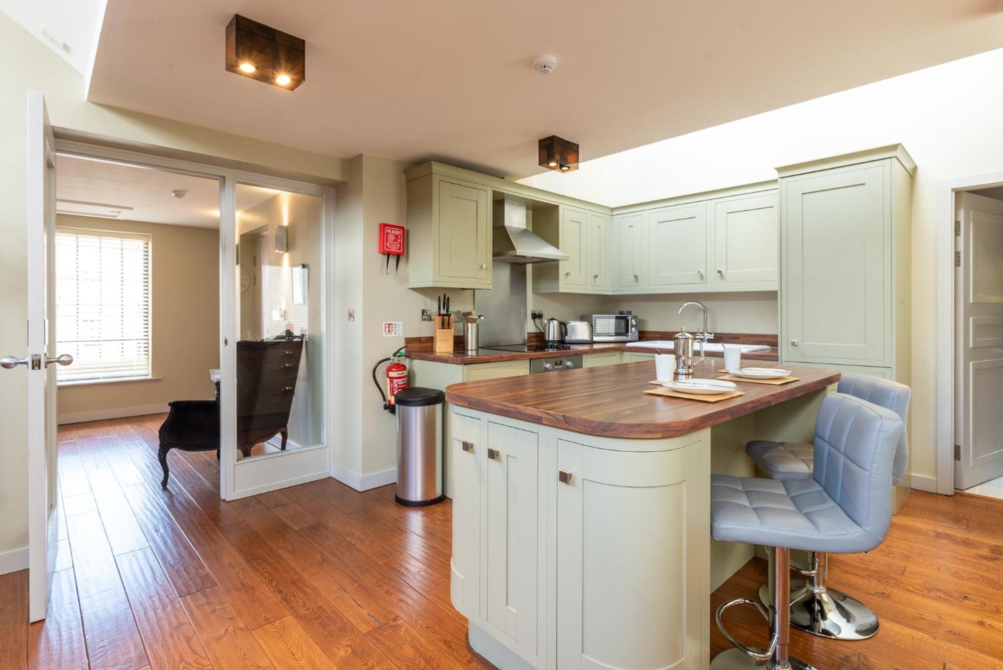 The Lawrance Luxury Aparthotel - York Buitenkant foto