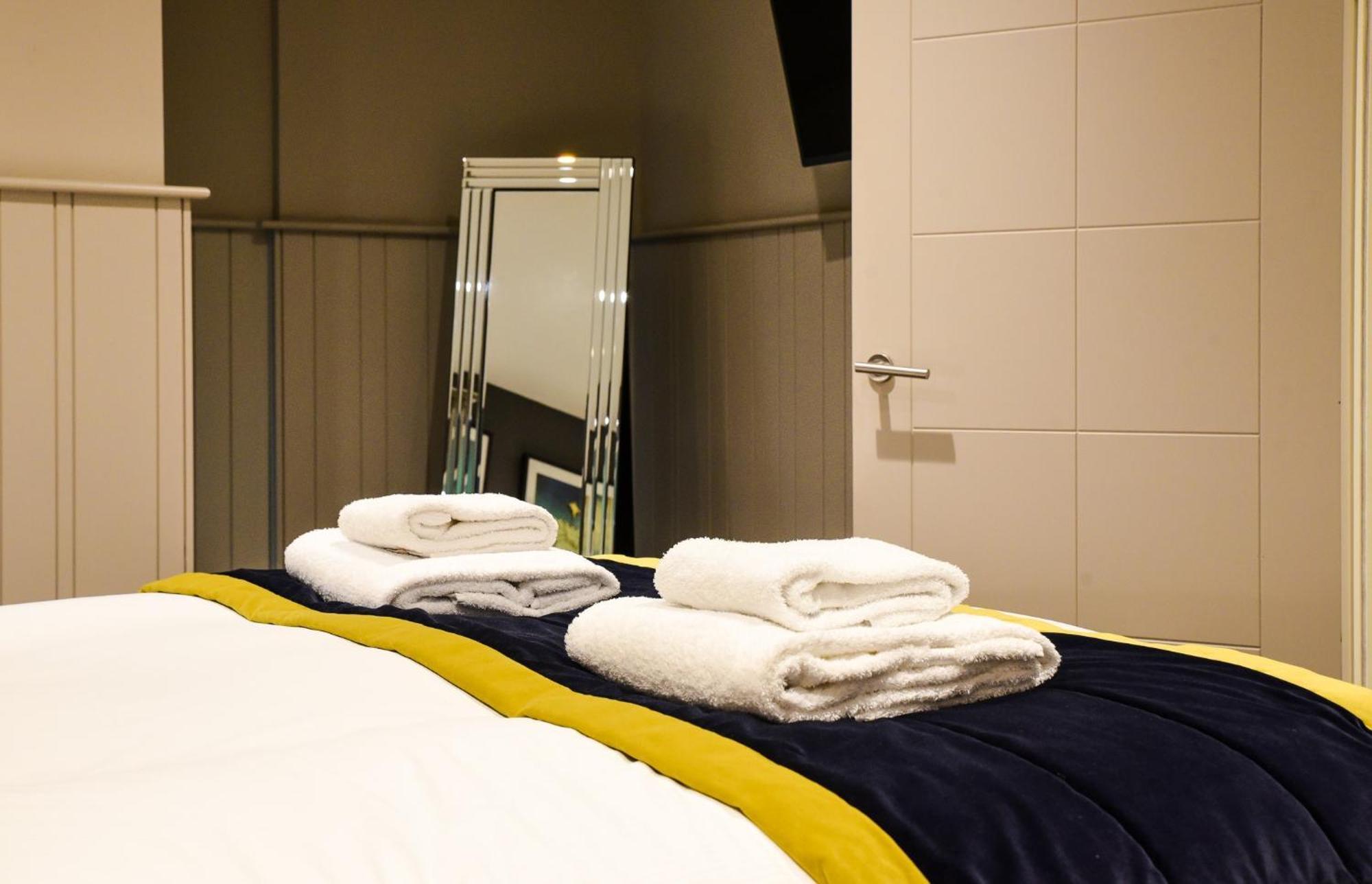 The Lawrance Luxury Aparthotel - York Buitenkant foto